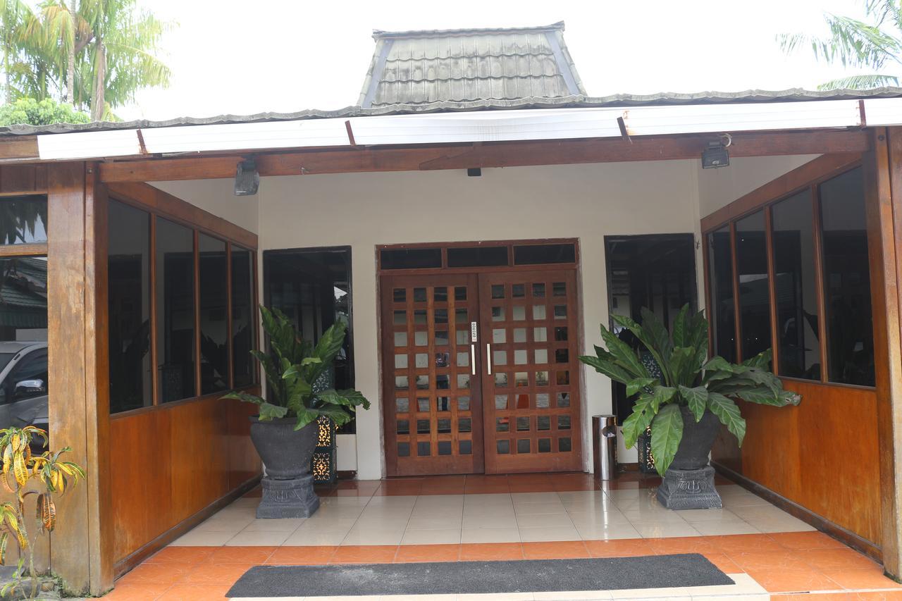 Serayu Hotel Timika Exterior foto